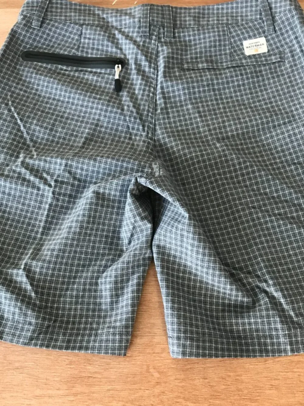 Quicksilver Waterman Collection Bermuda Shorts Men 32 Gray Plaid Zip Pocket